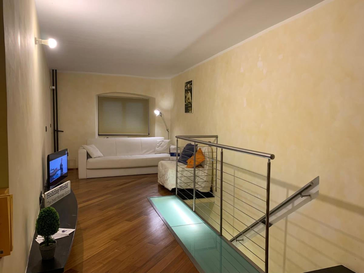 House Pellicceria By World